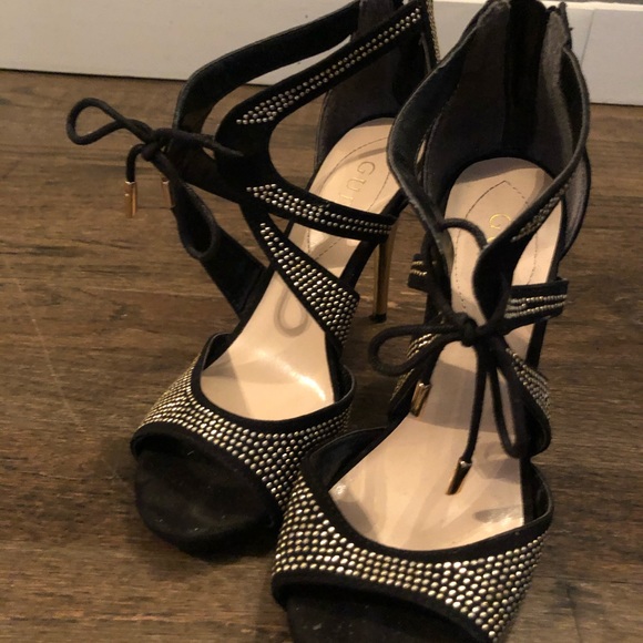 Guess black heels with gold studs - Picture 2 of 2